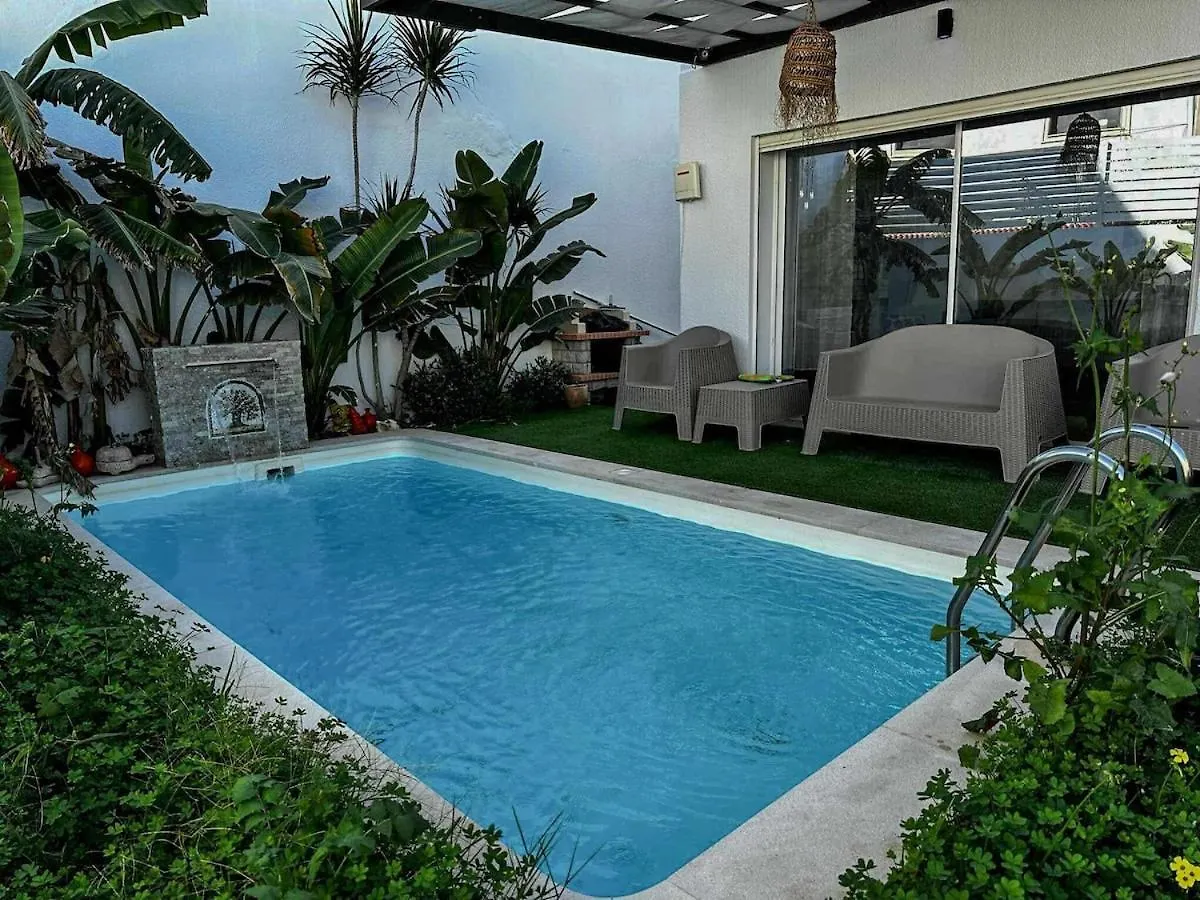 Villa Charmante Piscine Privee Et Haut Standing قمرت تونس