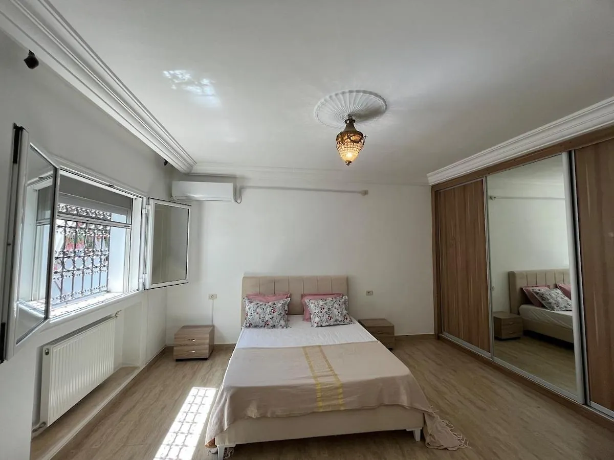 Villa Charmante Piscine Privee Et Haut Standing قمرت تونس