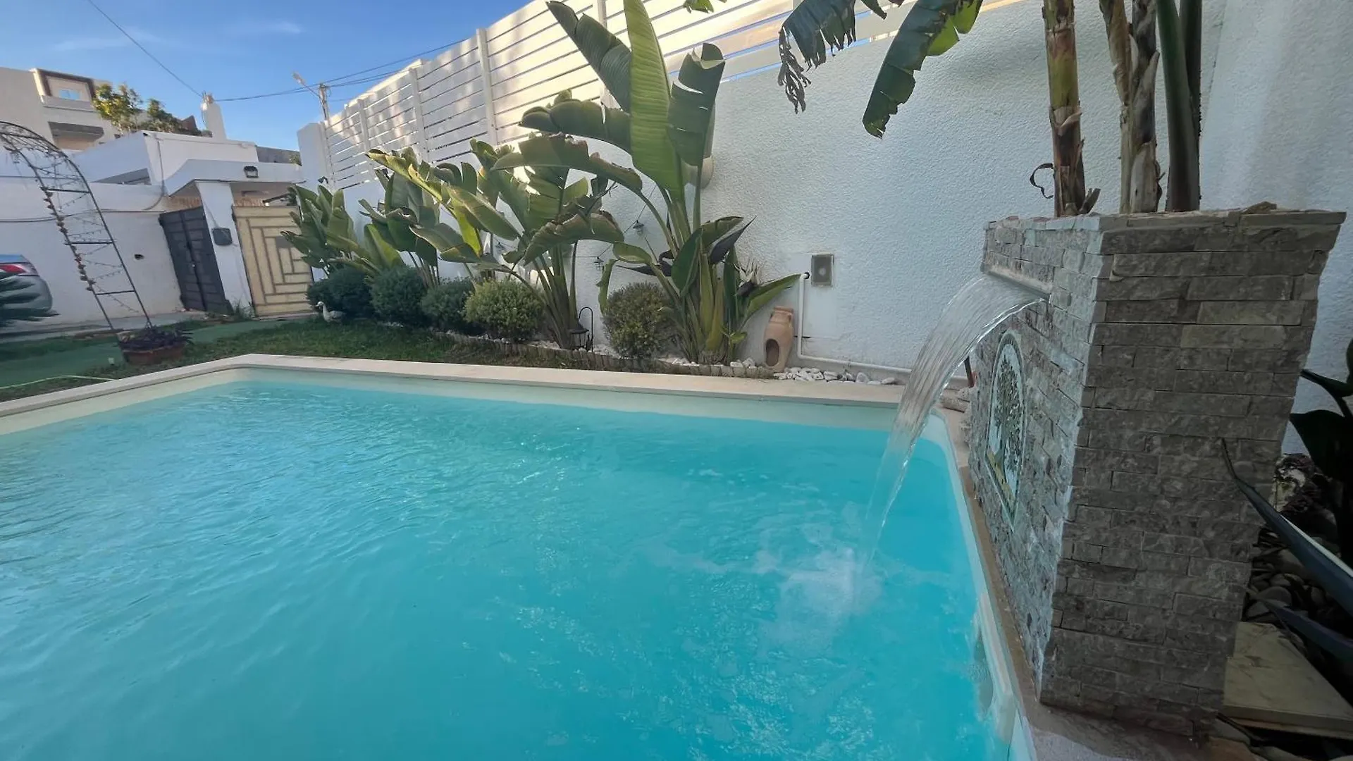 Villa Charmante Piscine Privee Et Haut Standing قمرت 0*,  تونس